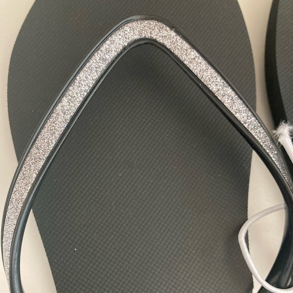 NWT Cupshe Black Glitter strap rubber slippers flip flop women’s size 9 - Picture 2 of 4